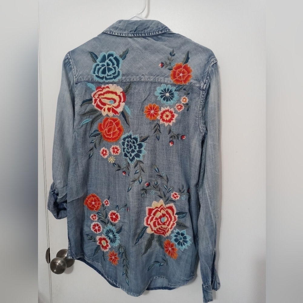 Kyla Seo Denim Western Style Snap up Long Sleeve Shacket Embroidered Floral Back
